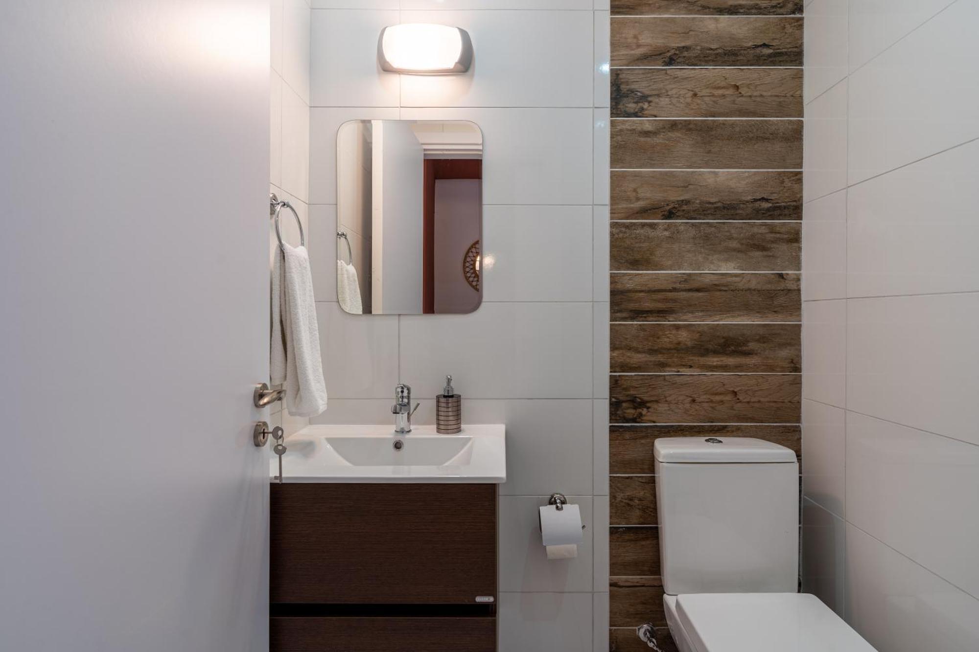 Arion 1-Bedroom Apartment In Larnaca Bagian luar foto