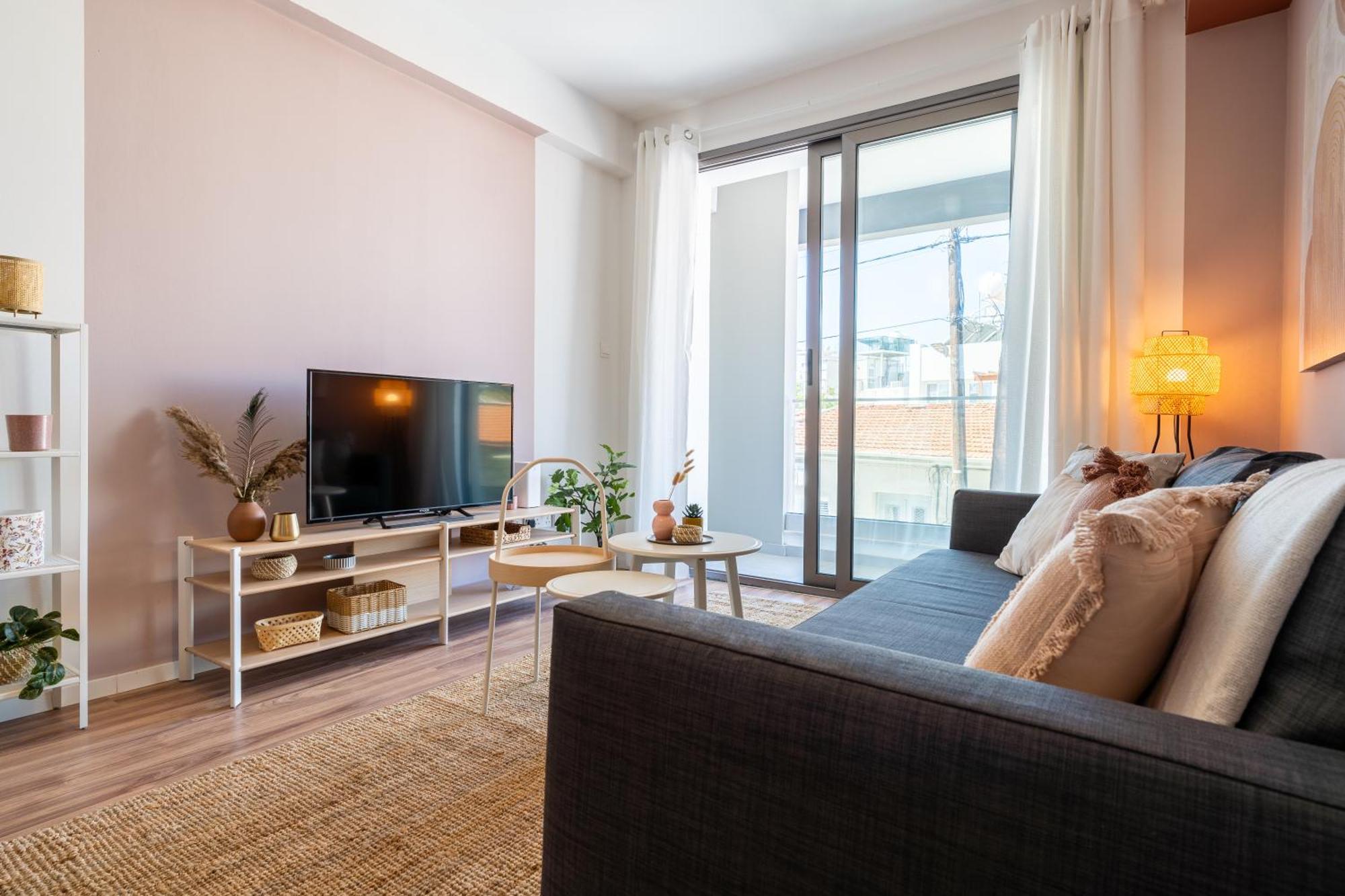 Arion 1-Bedroom Apartment In Larnaca Bagian luar foto
